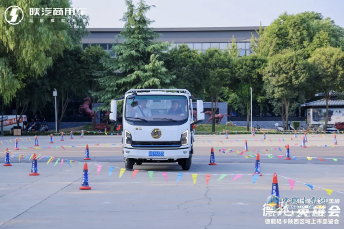 交車簽單86臺(tái) 陜汽德龍輕卡開啟陜西區(qū)域新征程