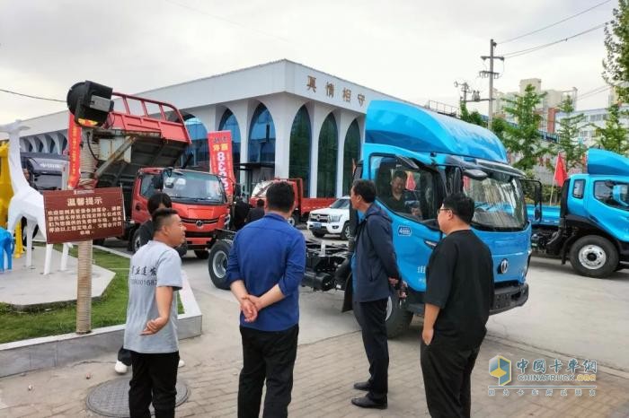 飛碟汽車燃油車4月推介會(huì)火爆全國(guó) 遍地開(kāi)花！