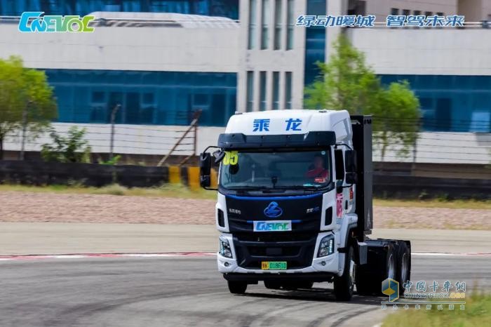 乘龍H5 400度充換電一體輕量化牽引車，出場即高光