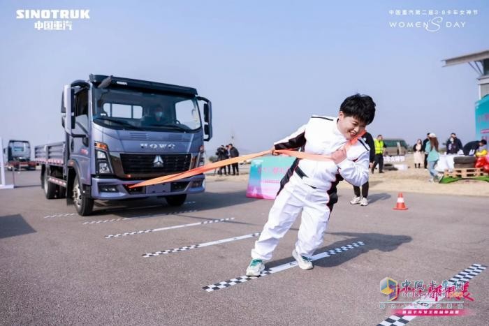 中國重汽2023卡車女神節(jié) 再次用心為品牌加溫