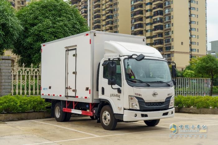 乘龍冷藏車，助力海鮮從碼頭到餐桌