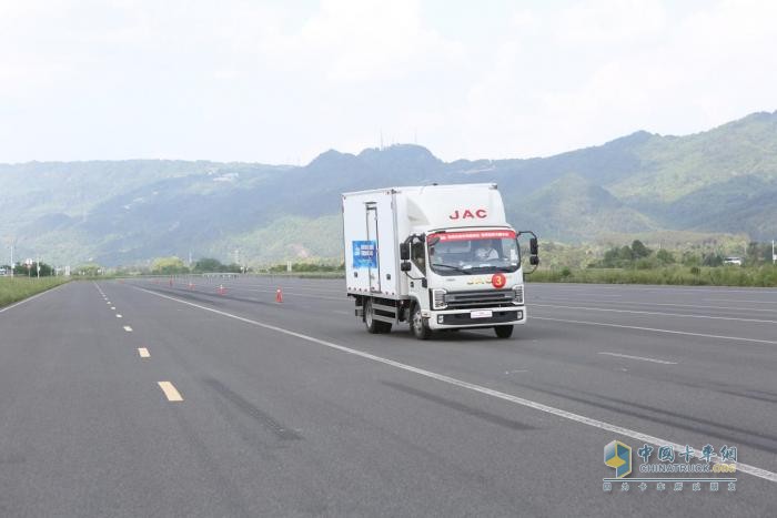 實力！江淮1卡冷鏈1號·帥鈴冰博士獲“5A級冷藏車”權(quán)威認證