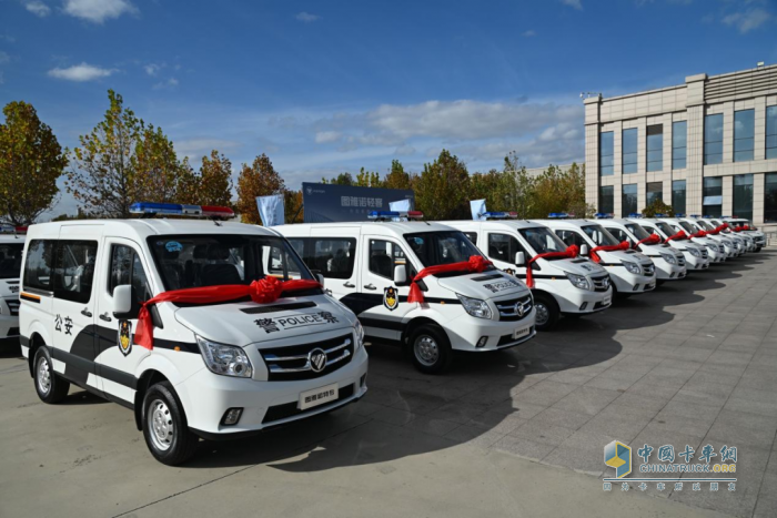 警用力量，守護(hù)安心！圖雅諾警用車(chē)輛批量交付，共筑城市“安全網(wǎng)”