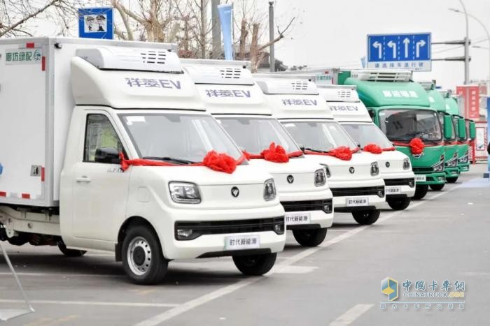 時代新能源冷鏈運輸車首批交付廊運集團—市場佳績彰顯時代新能源產(chǎn)品實力