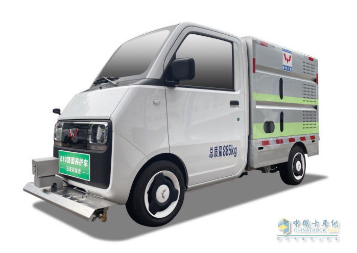 新品上市 五菱純電動(dòng)E10路面養(yǎng)護(hù)車(chē)給環(huán)衛(wèi)工人更多關(guān)愛(ài)