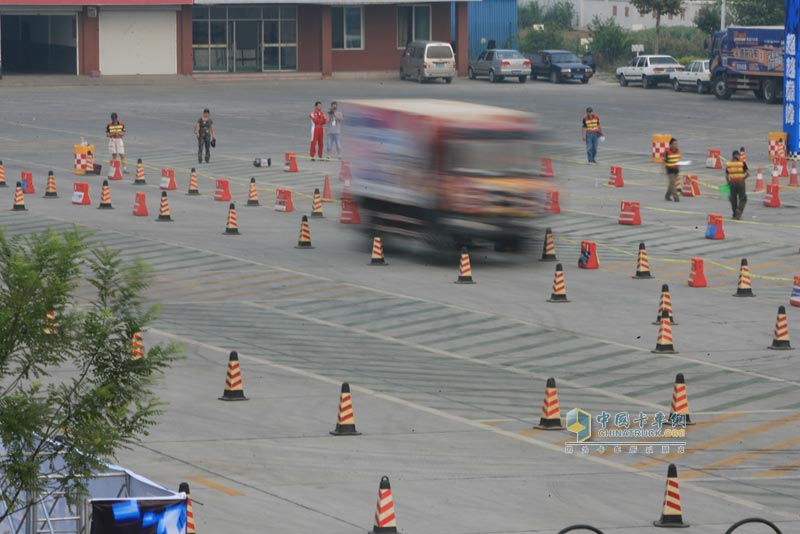 東風(fēng)柳汽乘龍汽車杯首屆全國(guó)中卡極限挑戰(zhàn)賽--鄭州站