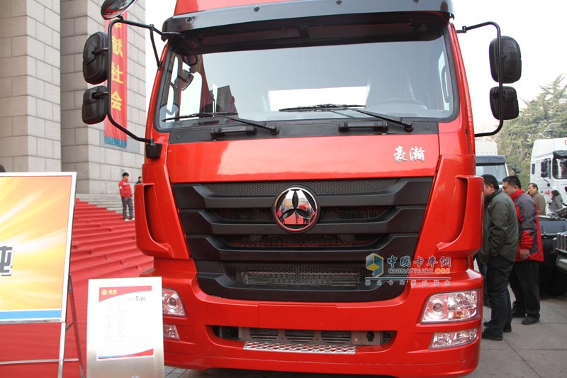 中國重汽 豪瀚J7B 336馬力 6×2牽引車 ZZ4255N25C6V