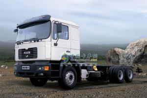 青年曼 300馬力 6×4 牽引車 YTQ1250FD1