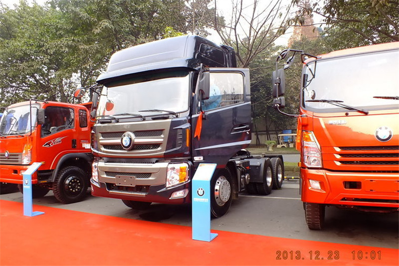 重汽王牌 W5G重卡 375馬力 6X4 國(guó)四牽引車(CDW4250A1T4)