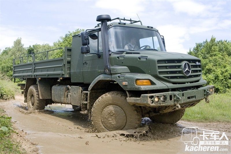 奔馳 Zetros重卡 326馬力 6X6 國(guó)五欄板載貨車(chē)