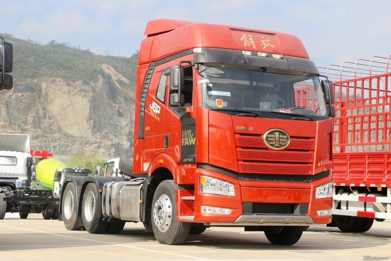 一汽解放 新J6P重卡 領航版 560馬力 6X4牽引車(國六)(CA4250P66K25T1E6)