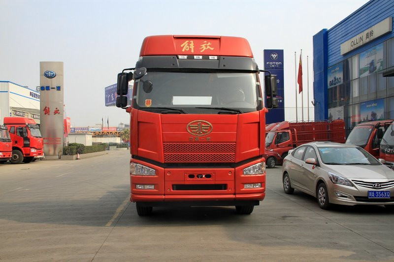 一汽解放 J6P重卡 460馬力 6X4 國(guó)五危險(xiǎn)品牽引車(大單胎)(CA4250P66K24T1A9E5)