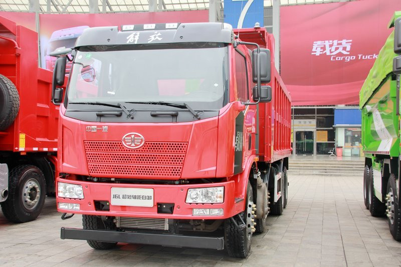 一汽解放 J6L重卡 260馬力 8X4 6米 國五自卸車(CA3310P62K1LT4E5)