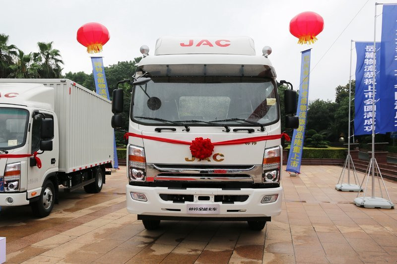 江淮 帥鈴Q9 180馬力 4X2 6.75米 國(guó)五欄板載貨車(chē)(HFC1162P70K1E3V)