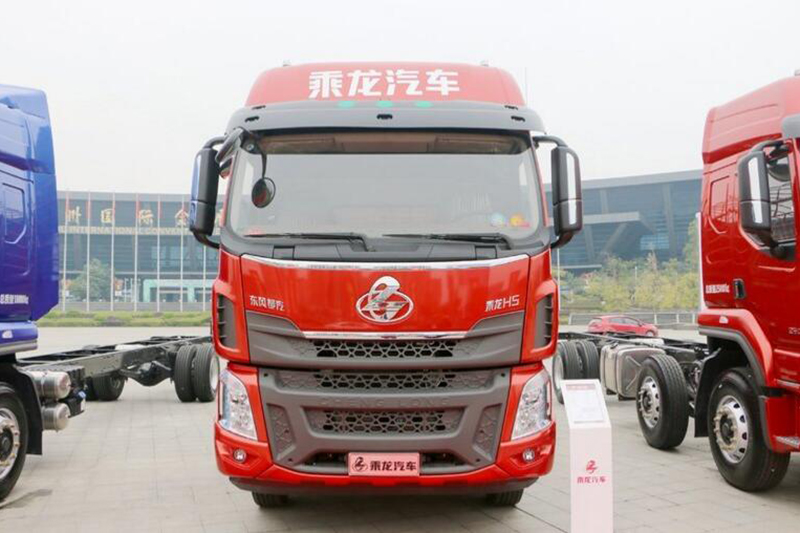 東風柳汽 乘龍H5 220馬力 4X2 國五 6.8米倉柵式載貨車(高頂雙臥)(LZ5182CCYM3AB)