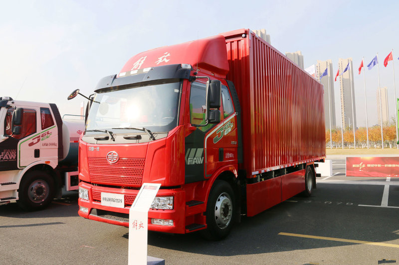 一汽解放 J6L 4X2 18T 7.7米排半純電動廂式運輸車(CA5180XXYP62L4BEV)218.5kWh 