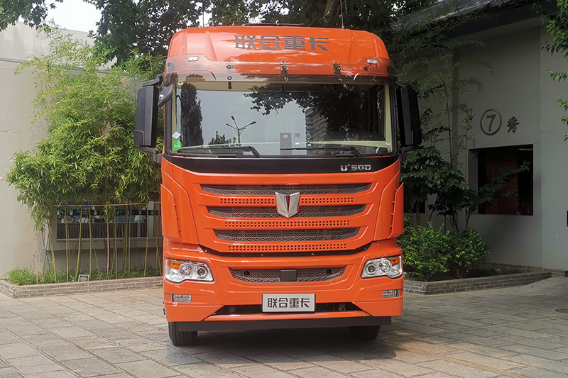 聯(lián)合重卡 麒麟 350馬力 6×4 LNG 國(guó)六 牽引車（QCC4253N664）